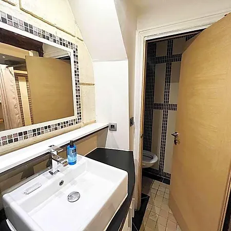 Urban Flat 43 - Charming Parisian Flat Near Grands Boulevards 3*