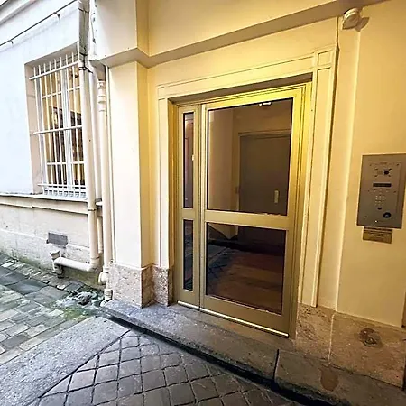 Urban Flat 43 - Charming Parisian Flat Near Grands Boulevards Hotel 3*