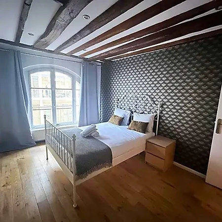 Urban Flat 43 - Charming Parisian Flat Near Grands Boulevards